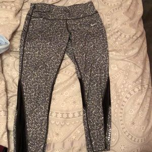 Cropped printed Nike leggings